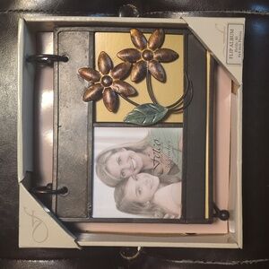 Elegant tabletop Flip-top photo album holds 40 6 x 4 inch photos